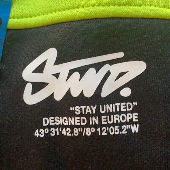 NWT sweatshirt - Picture 3 of 4